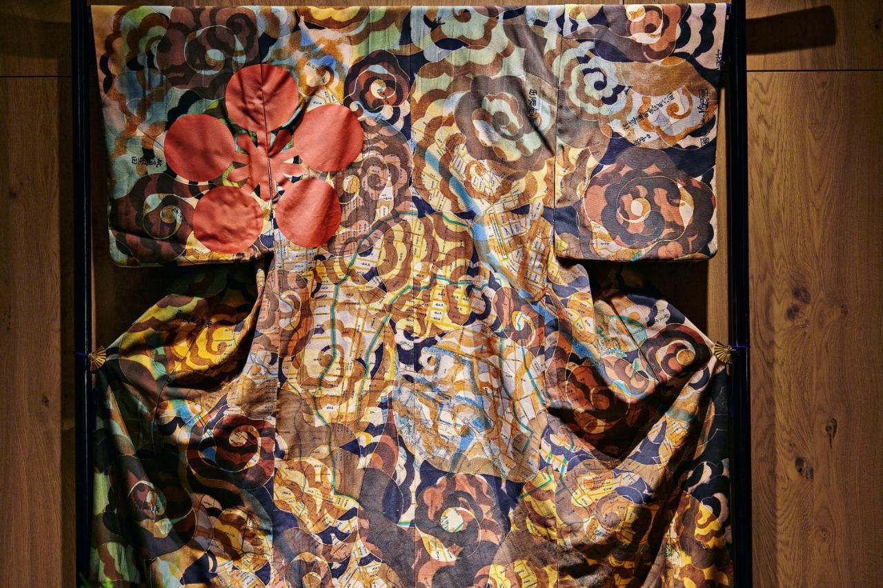 Hyatt Centric Канандзава Экстерьер фото A silk fabric