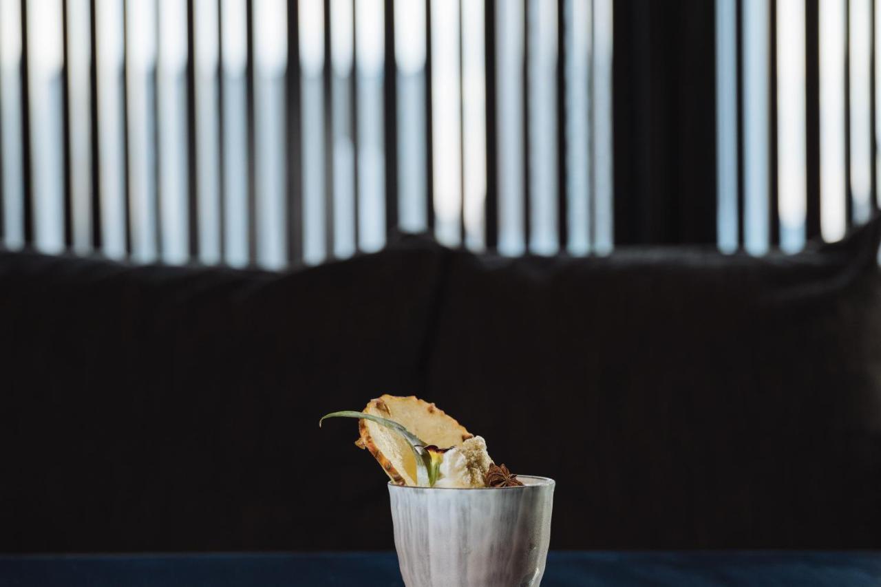 Hyatt Centric Канандзава Экстерьер фото A pineapple upside down cake