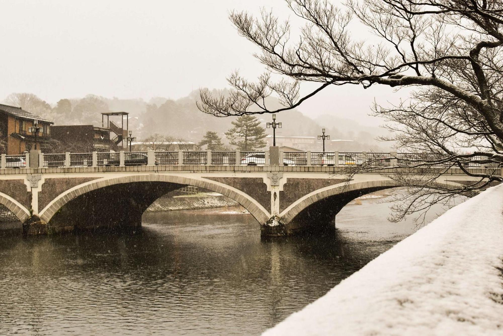 Hyatt Centric Канандзава Экстерьер фото The bridge in 1960